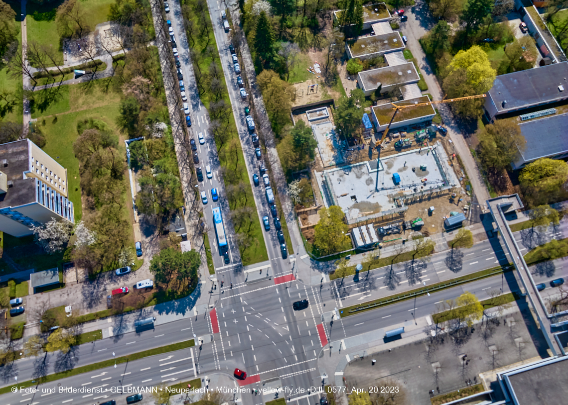 21.04.2023 - Luft- und Ebenenfotos vom Haus für Kinder in der Quiddestraße in Neuperlach